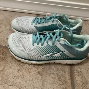 Women’s Altra Tennis Shoes